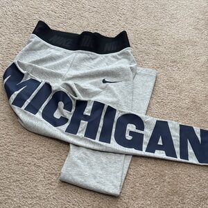 Nike Womens Gray MICHIGAN UofM leggings Small